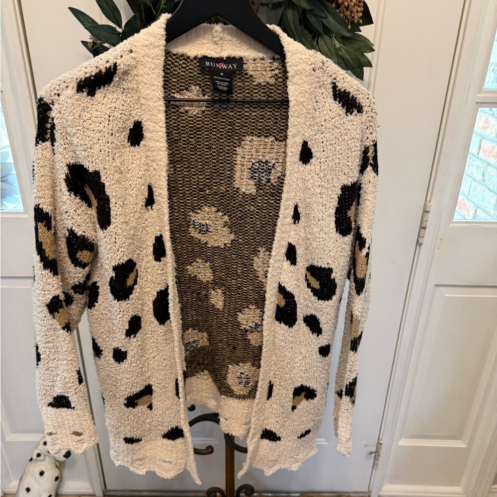Runway Soft Distressed Animal Print Leopard Print Open Front Cardigan Sweater M